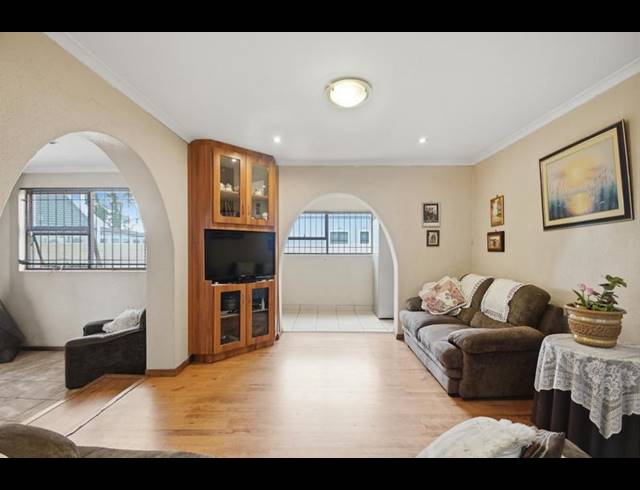4 BEDROOM HOUSE FOR SALE IN NORTHPINE